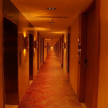 Ramada By Wyndham Gorakhpur Gorakhnath Mandir Road Hotel Екстериор снимка