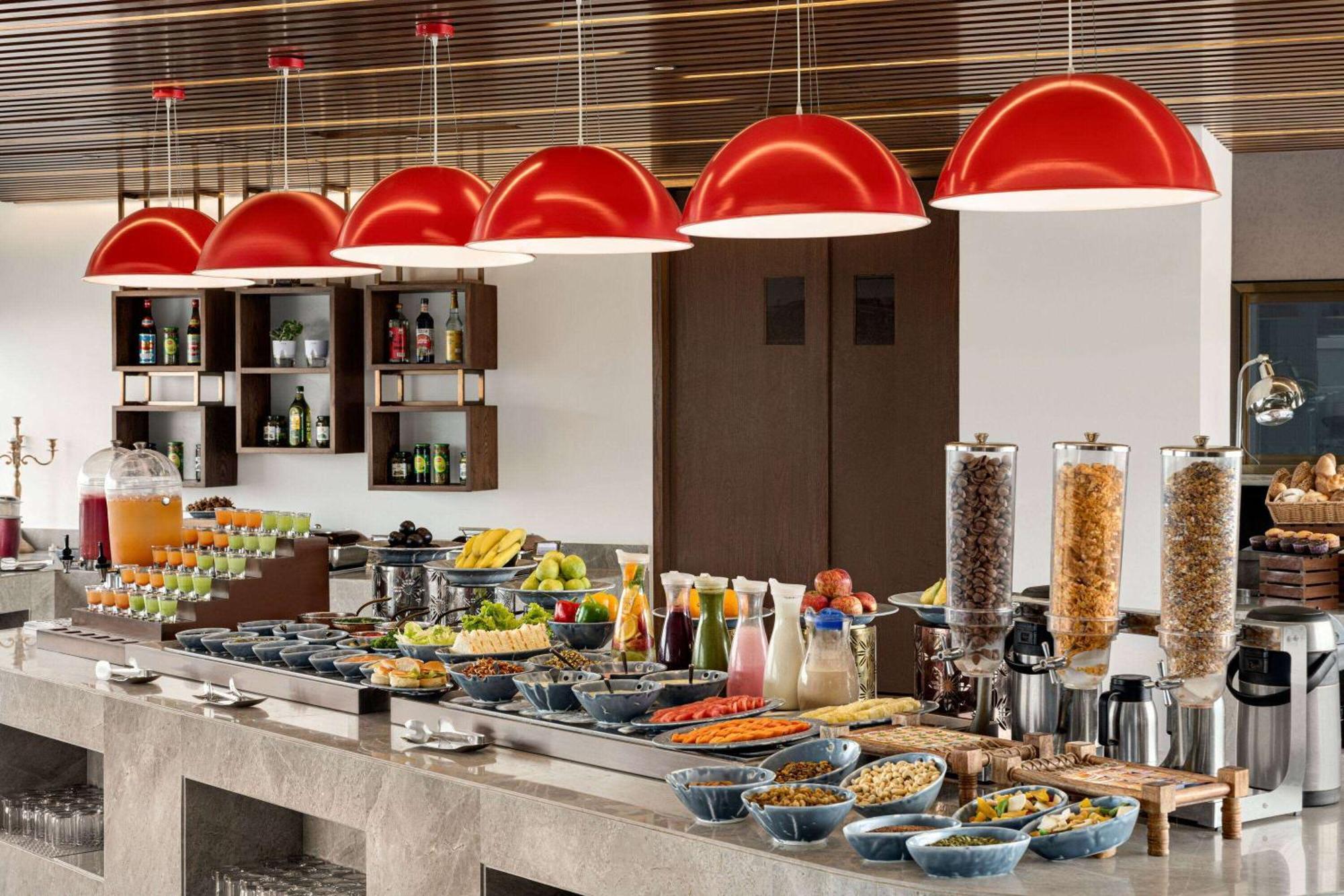 Ramada By Wyndham Gorakhpur Gorakhnath Mandir Road Hotel Екстериор снимка