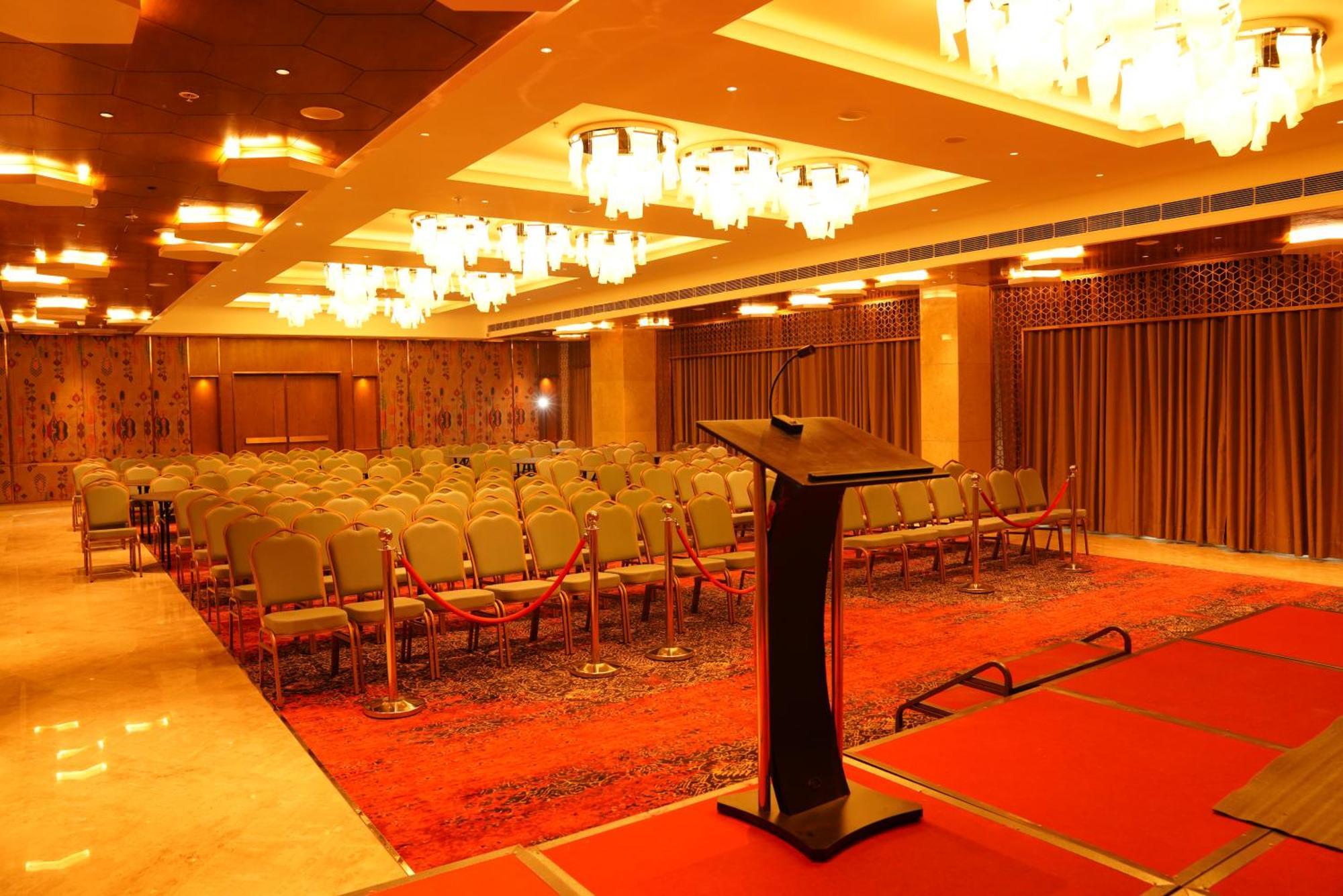 Ramada By Wyndham Gorakhpur Gorakhnath Mandir Road Hotel Екстериор снимка